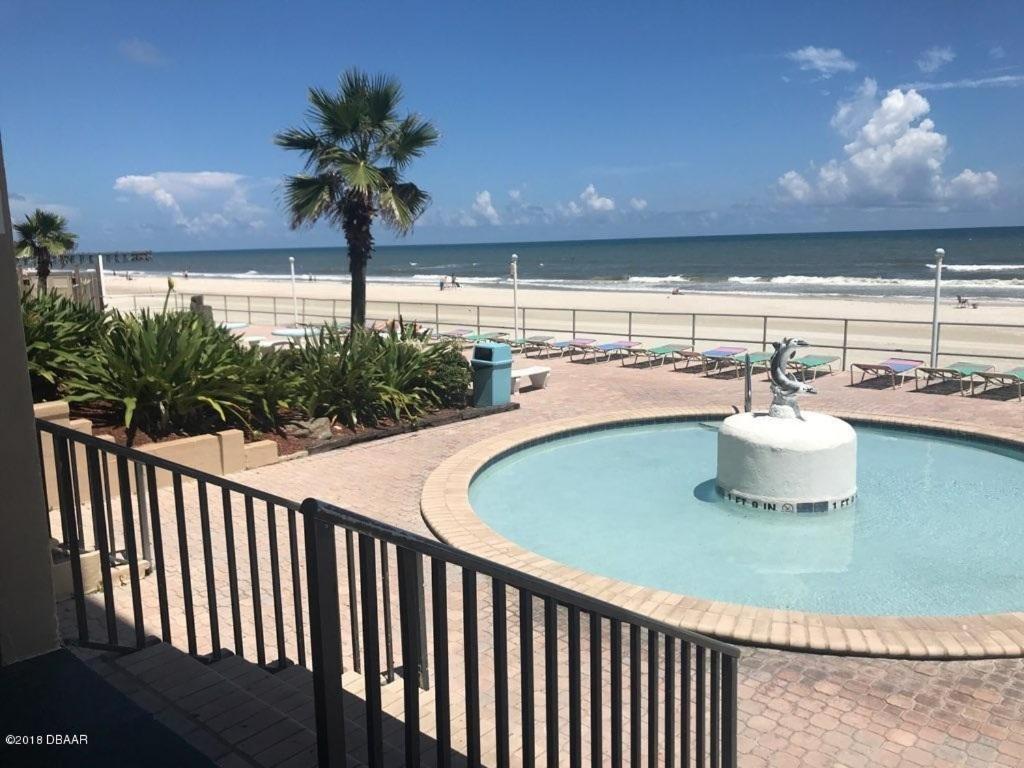 Ocean Breeze - Direct Ocean Front-Pool Is Open Lejlighed Daytona Beach Eksteriør billede