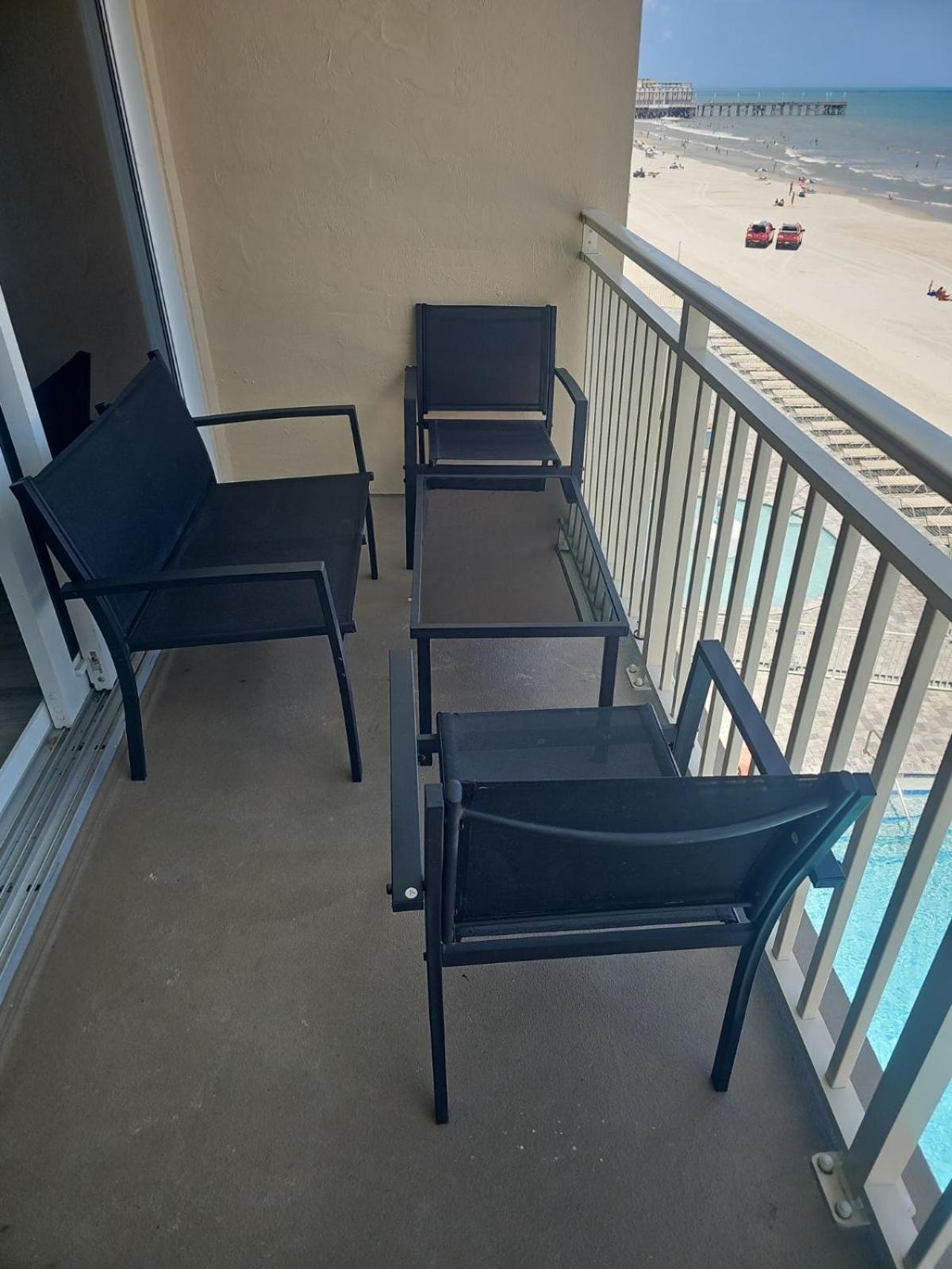 Ocean Breeze - Direct Ocean Front-Pool Is Open Lejlighed Daytona Beach Eksteriør billede