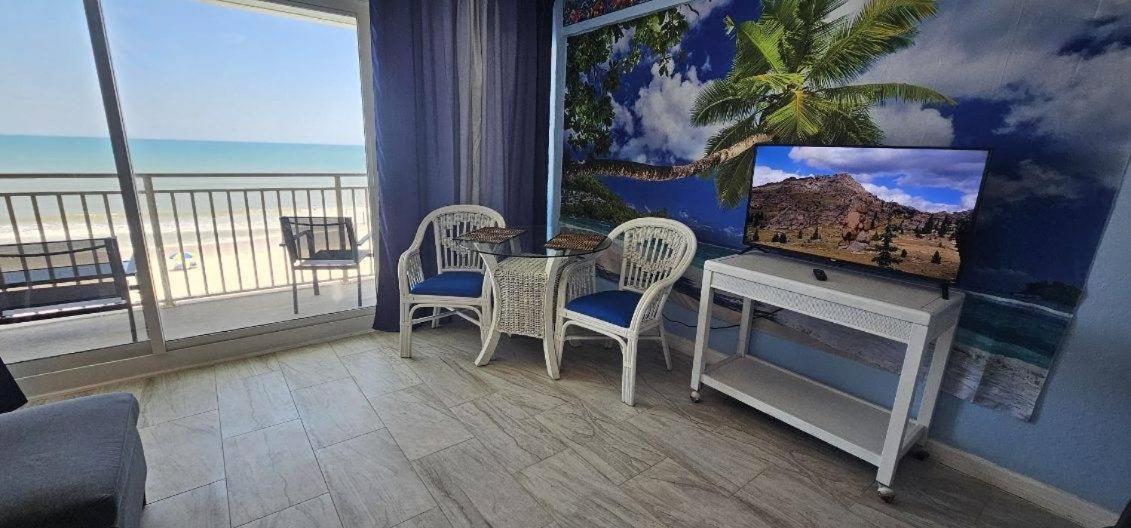 Ocean Breeze - Direct Ocean Front-Pool Is Open Lejlighed Daytona Beach Eksteriør billede