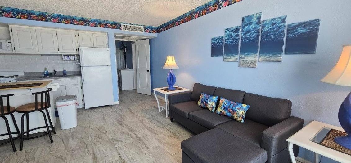 Ocean Breeze - Direct Ocean Front-Pool Is Open Lejlighed Daytona Beach Eksteriør billede