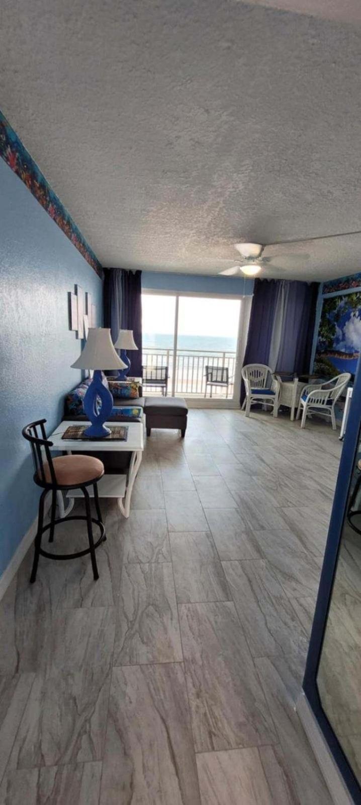 Ocean Breeze - Direct Ocean Front-Pool Is Open Lejlighed Daytona Beach Eksteriør billede