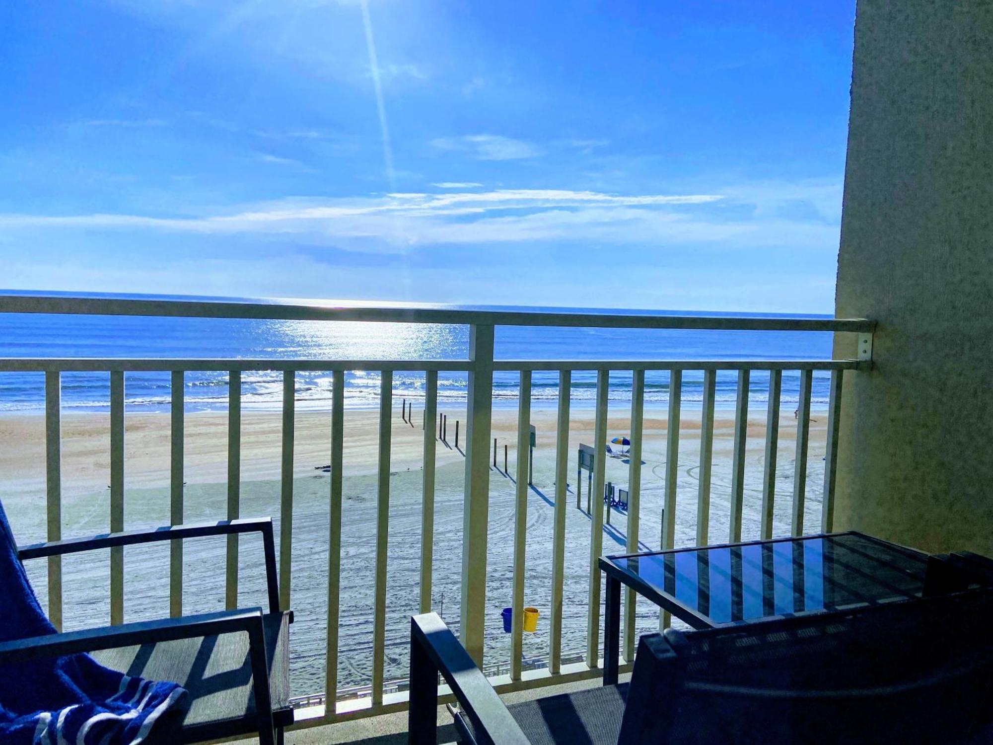 Ocean Breeze - Direct Ocean Front-Pool Is Open Lejlighed Daytona Beach Eksteriør billede